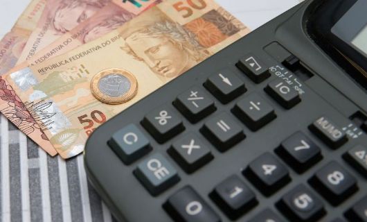 Empresas do Simples podem ganhar dois meses para regularizarem débitos (Crédito: Marcello Casal Jr / Agência Brasil)