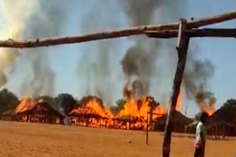 MPF pede apuração de causa de incêndio que destruiu todas as 48 casas da aldeia Ethenhiritipá