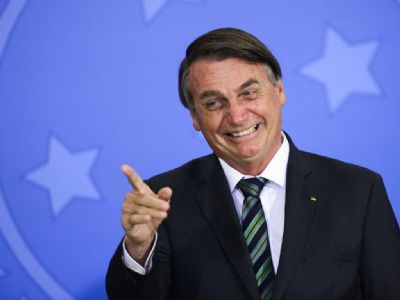 Bolsonaro ordenou sobrevoo de jatos para quebrar vidros do STF, diz ex-ministro da Defesa